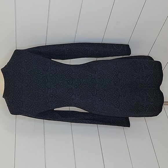 *SALE* EUC Cynthia Rowley Black on Black Print Sweater Dress Size L - Picture 3 of 5